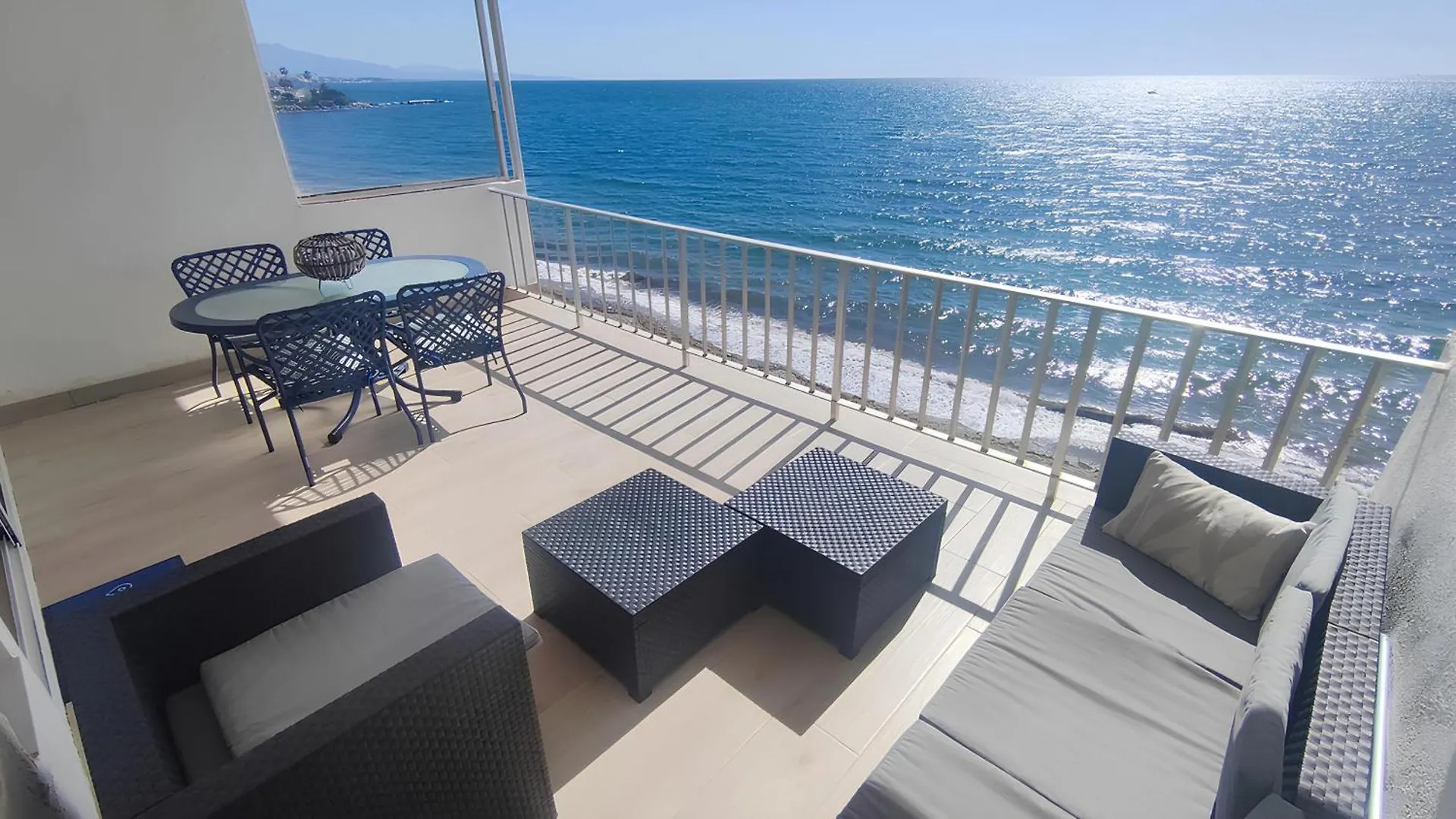 Exclusive Sea View Apartment Ehhouse Estepona 0*,